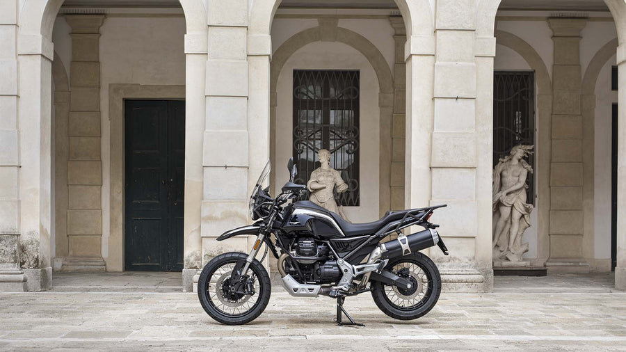 2023 Moto Guzzi V85TT Guardia D'Onore