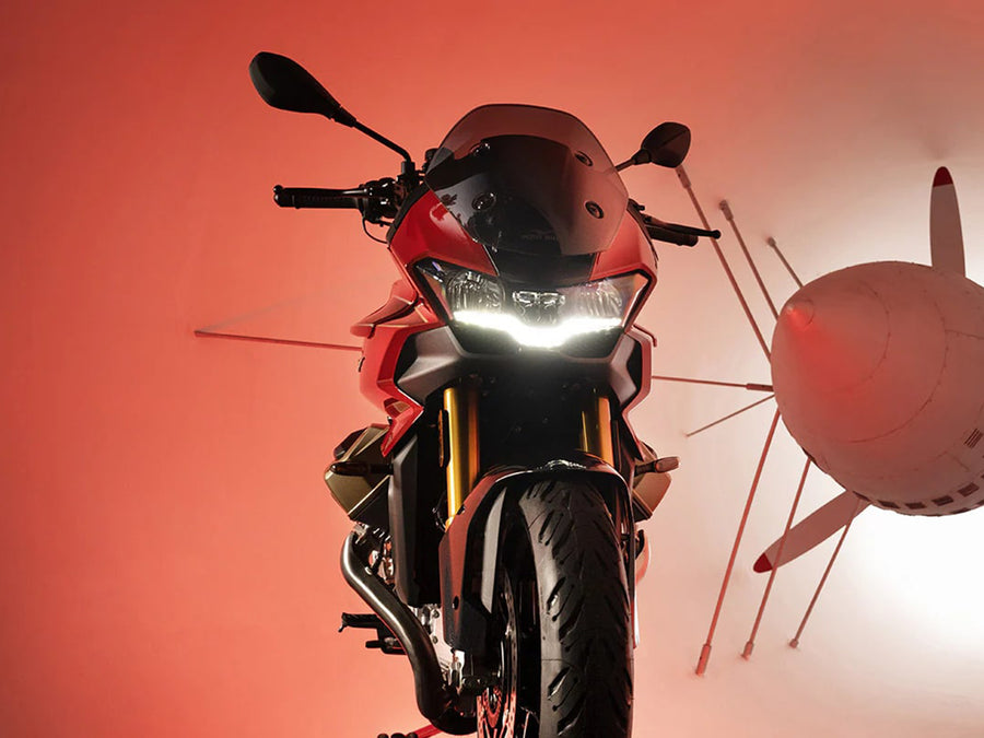 2025 Moto Guzzi V100 Mandello Wind Tunnel