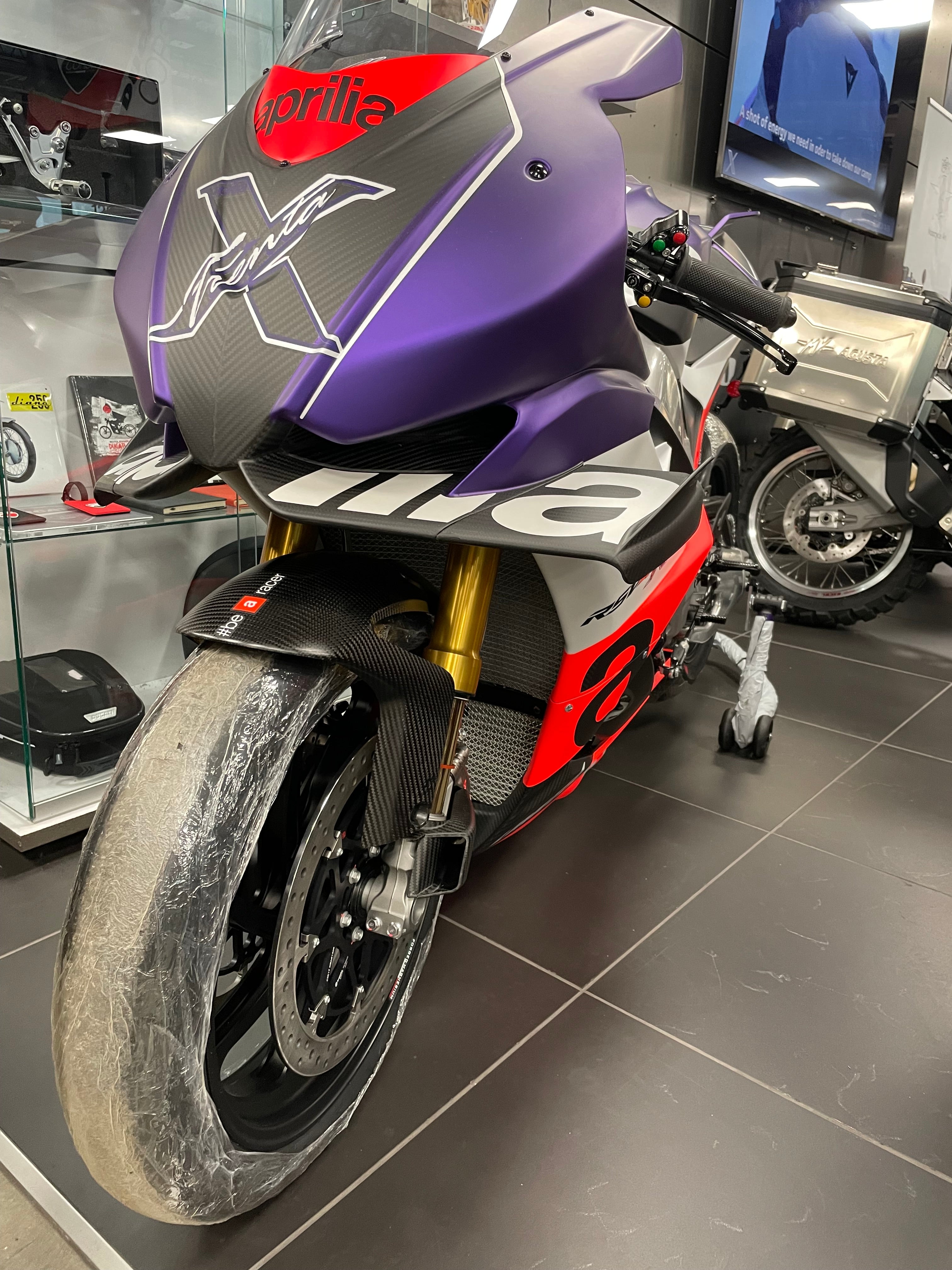 Final Limited Edition Aprilia RSV4 XTrenta Aleix Espargaro #41