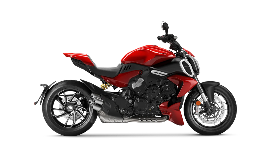 2024 Ducati Diavel  V4 Red
